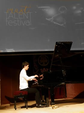 Matteo Giuliani en el Must Talent Festival celebrado en el Ateneo de Madrid.
